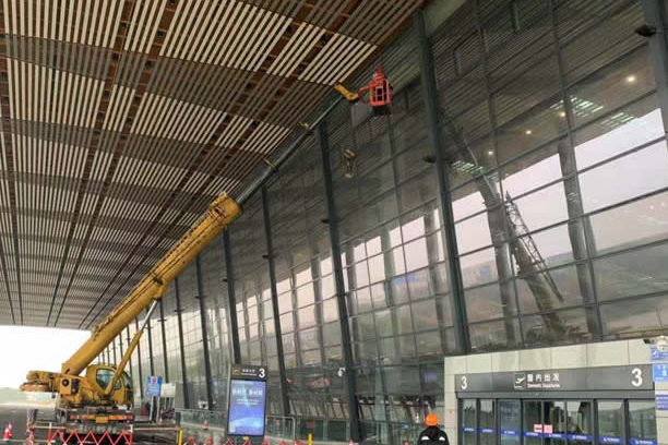 石河镇玻璃幕墙维护和保养